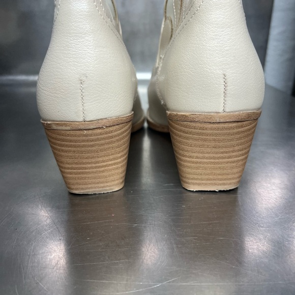 UNIVERSAL THREAD Women's Western Leather Boots - Cream - Size 9 - Picture 3 of 7